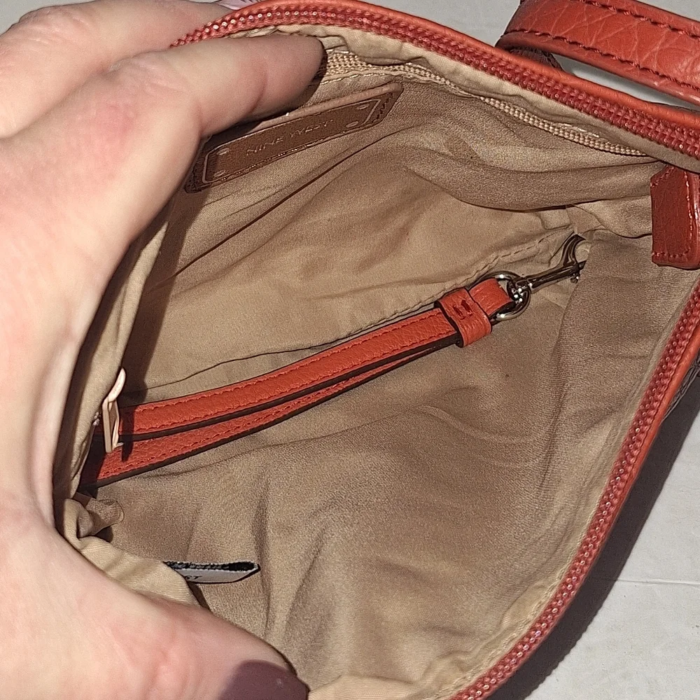 Nine West Small Faux Pebble Leather Crossbody Bag Coral Red Adjustable Strap GUC - Picture 7 of 13